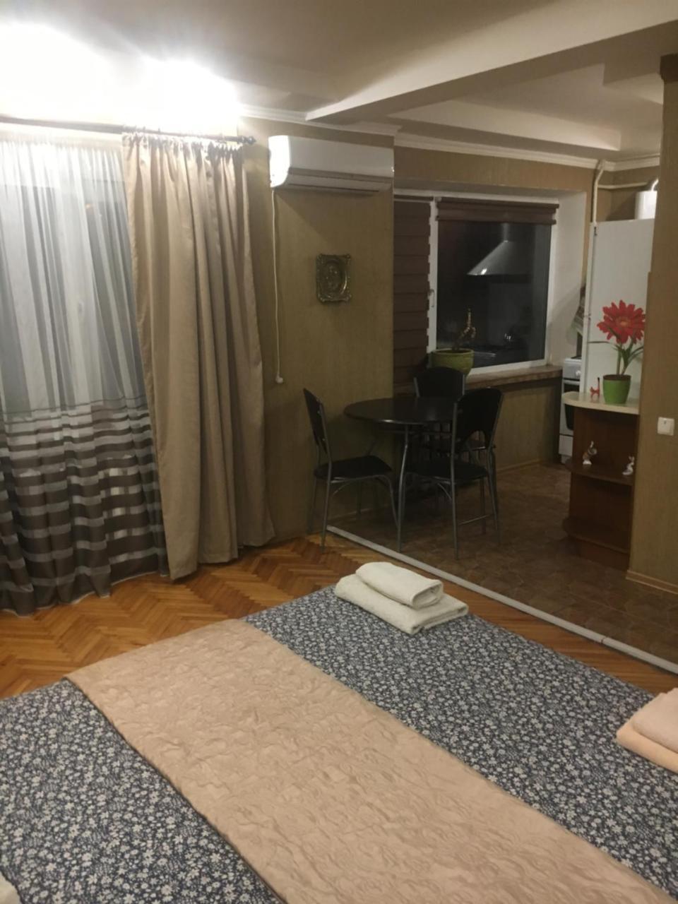 Kvartira Na Krakivskiy 12 , 52 Apartman Kijev Kültér fotó